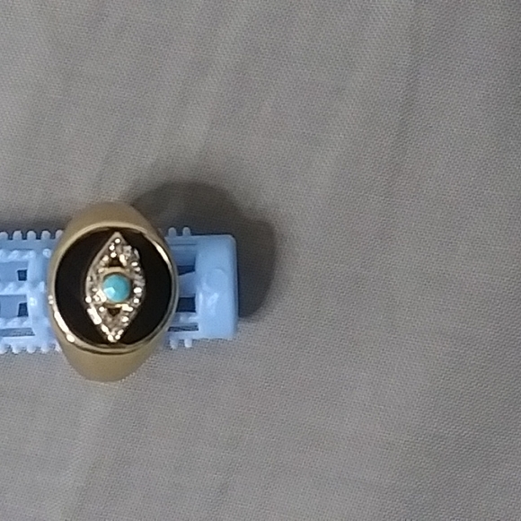 Ring - Picture 2 of 4